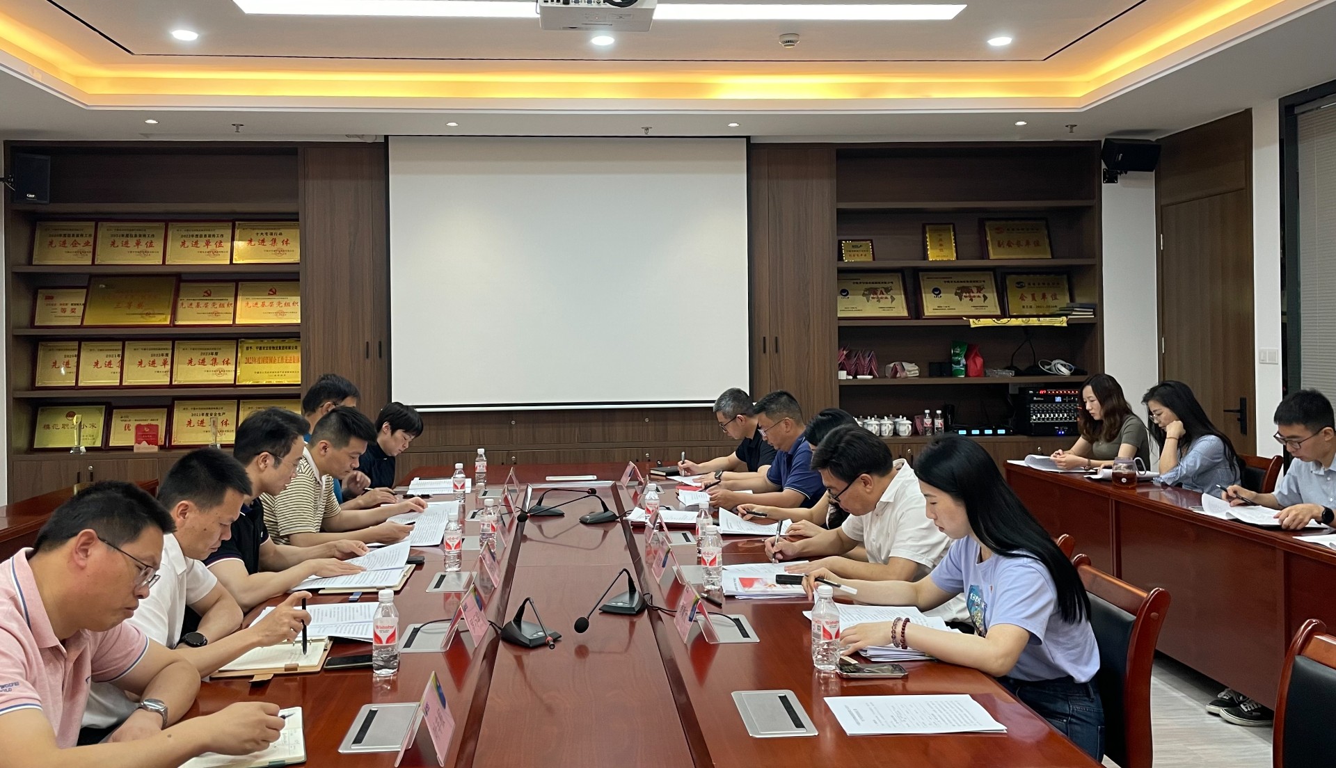 讲党性守党规严党纪——市永利集团集团领导赴市永利集团物流集团开展联系点工作，，，，，，叶岚清拍摄2.jpg