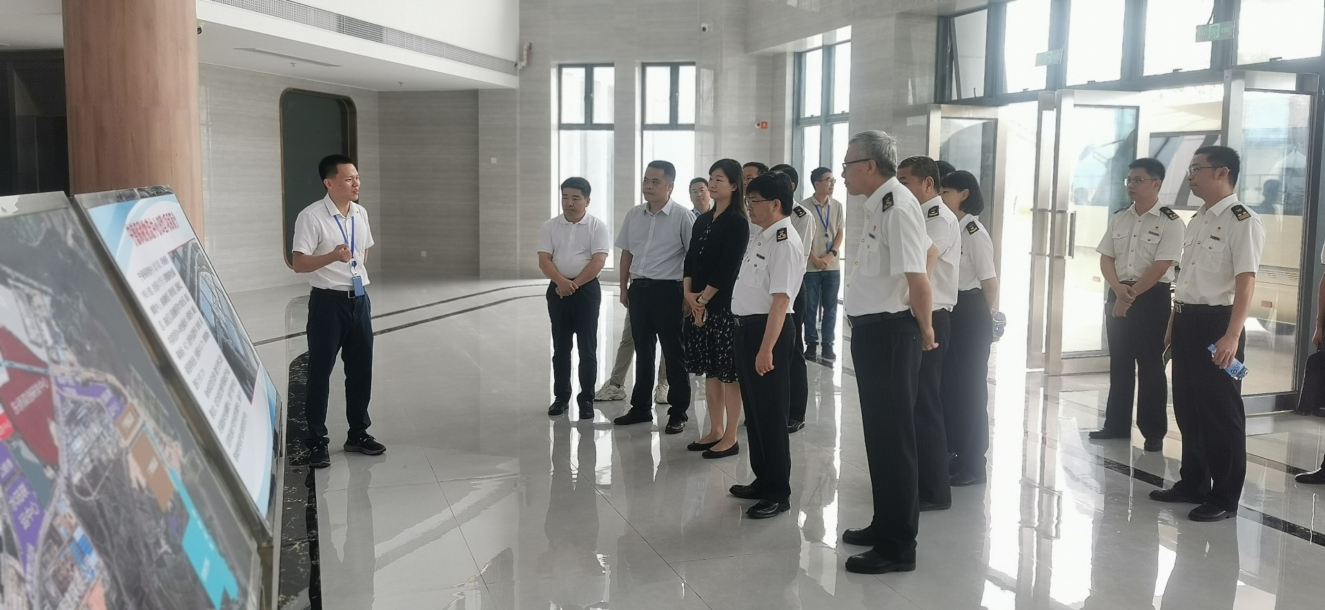 海关总署自贸司司长潘城一行莅临宁德国际物流中心项目调研，，，，，，，，周桂芳拍摄1.jpg