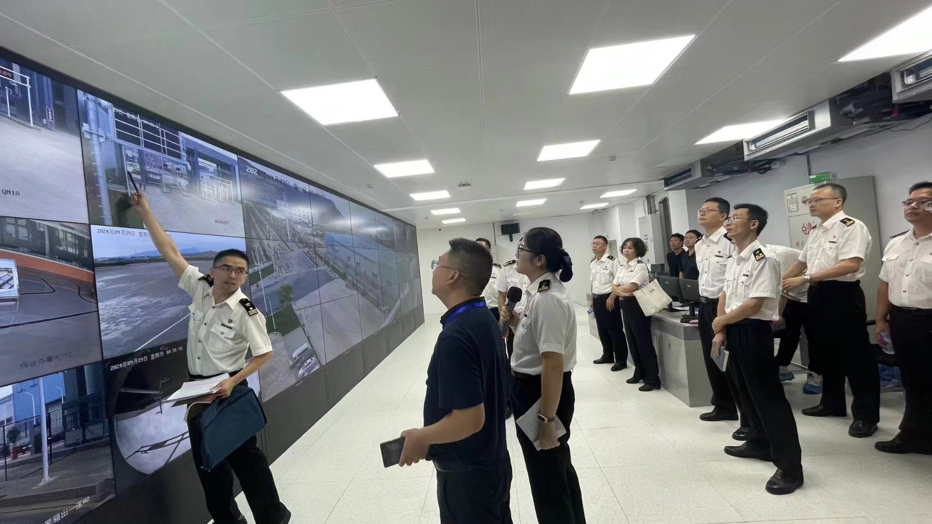 福州海关相关领导深入宁德保税物流中心（B保）项目调研，，，，，，，，蔡慧铭拍摄3.jpg